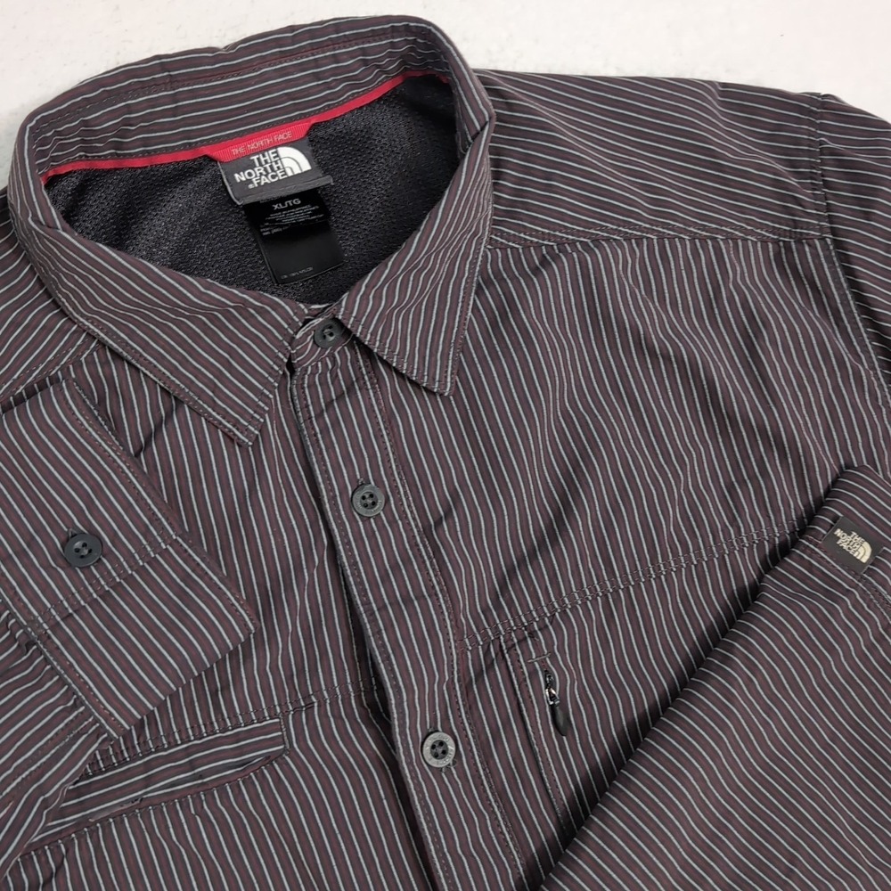 The‎ North Face Mens XL Hiking Long Sleeve Shirt Red Gray Striped 100% Nylon Zip